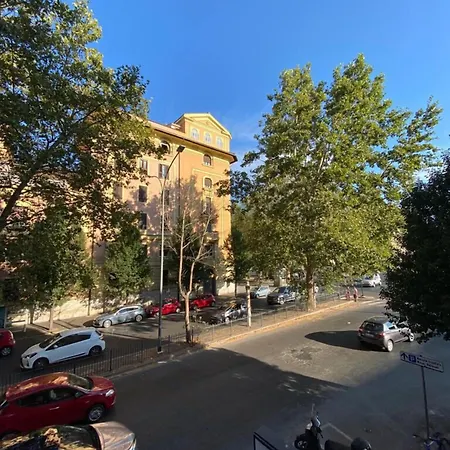 Pensión 4 Vatican 4*